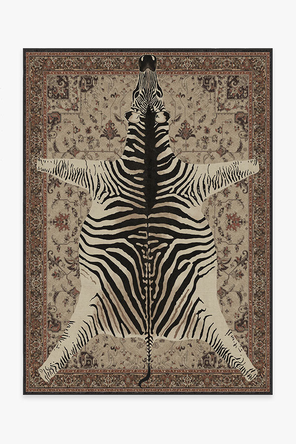 iris-apfel-on-safari-hazel-A-PMP-IA002-57_ab0ad0d9-3ebc-4dd1-8c9d-d40066a9a3e7